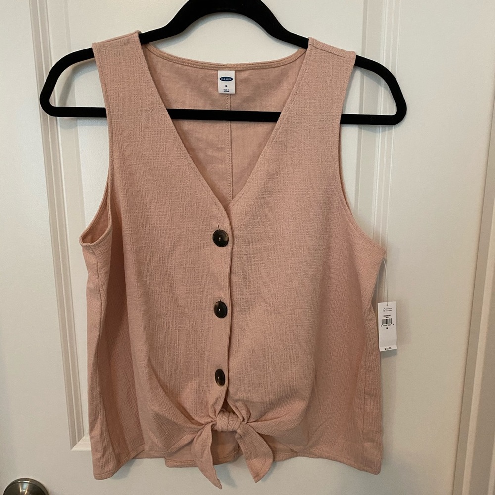 TAGS ON OLD NAVY BUTTON DOWN TANK